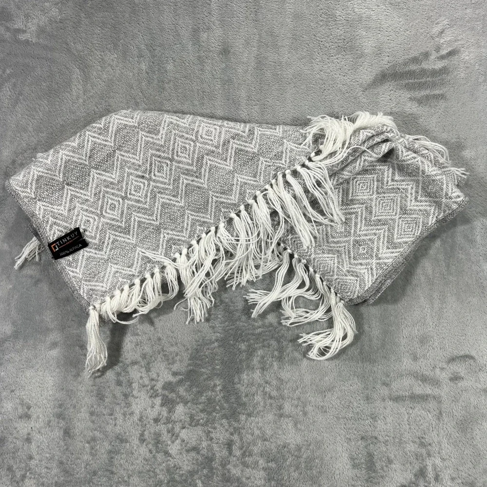 TINKUY PERU Scarf Unisex OS Grey 100% Alpaca Geometric Diamond Fringe